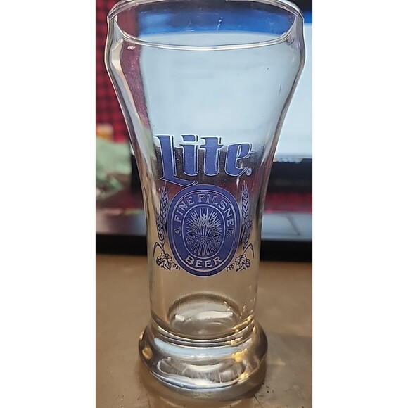 Vintage Miller Lite Pilsner Glass Blue Logo “A Fine Pilsner Beer” Barware - Picture 1 of 9